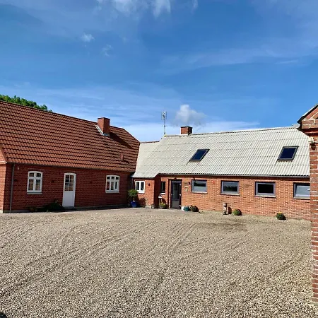Farm stay Hennebjerg Stavso