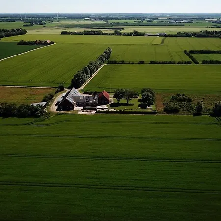 Farm stay Hennebjerg Stavso
